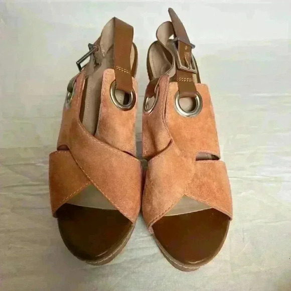 BCBG Generation Suede Coral Tan Chucky Wedge Sandals Penelope Sz 8.5 - Picture 2 of 6